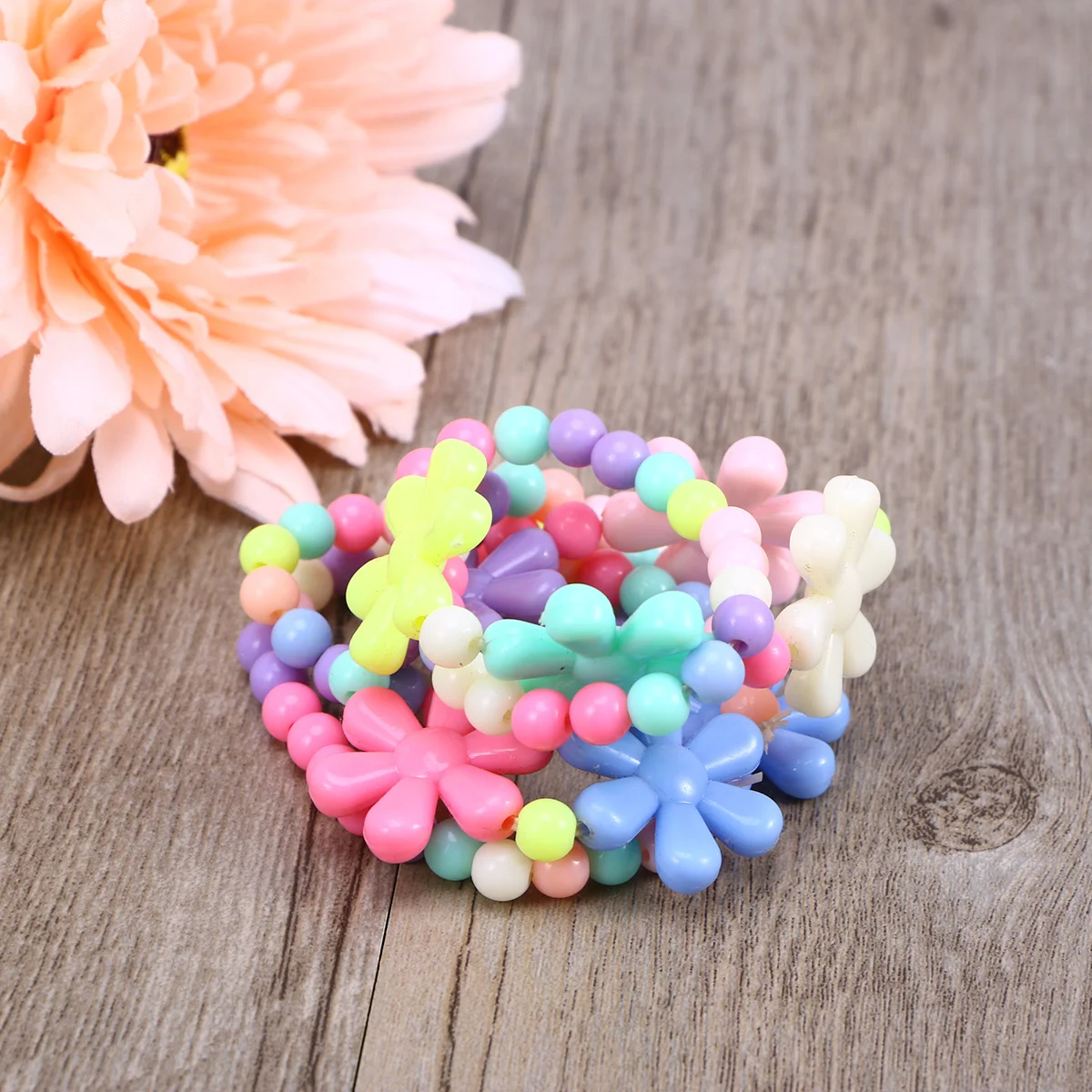 ชุดสร้อยคอและกำไลข้อมือสีลูกกวาดสำหรับเด็กผู้หญิง ลายดอกไม้ เครื่องประดับเรืองแสง ของชำร่วยงานปาร์ตี้ ของขวัญสำหรับเด็ก งานวันเกิด งานแต่งงาน