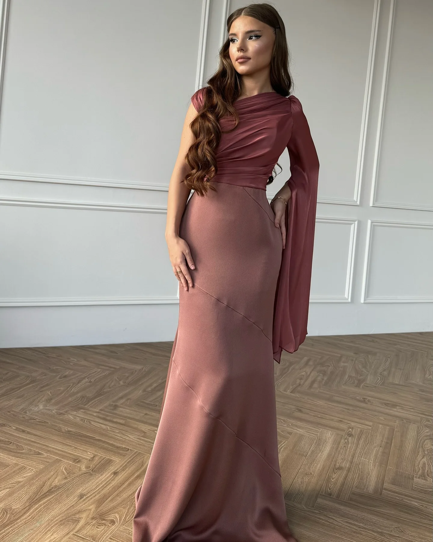 

Customized Fashion Satin Straight One Shoulder Evening Dresses V-Neck Half Sleeves Panel Train Homecoming Dress Exquisite