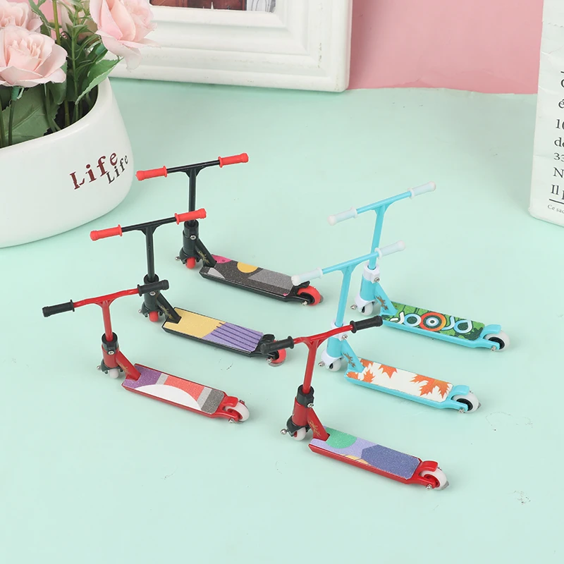 1PC Mini Finger Board Finger Scooter Bike Fingerboard Skateboard Children's Educational Toys Chic Game Boys Desk Toys