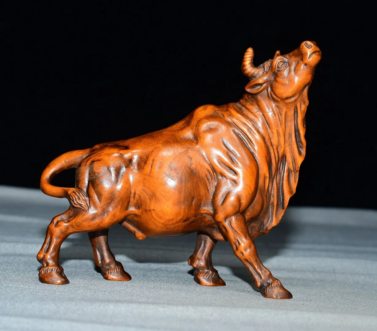 piece-decorative-en-bois-de-genevrier-a-petites-feuilles-de-haute-qualite-en-forme-d'elephant-pour-la-decoration-de-table-ideale-comme-cadeau