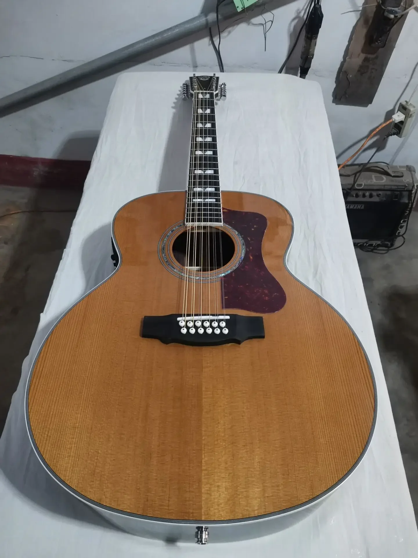 

upgrade ebony F512 guitar solid cedar jumbo acoustic electric solid guitar guild style 12 string guitars