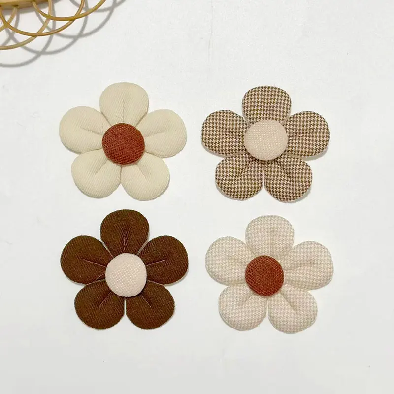 40 Stück 4,5 cm große Stoffblumenapplikationen mit fünf Blütenblättern für DIY-Haarspangen, Kleidung, Schuhe, Hüte, Dekorationen und Aufnäher – Detail 3