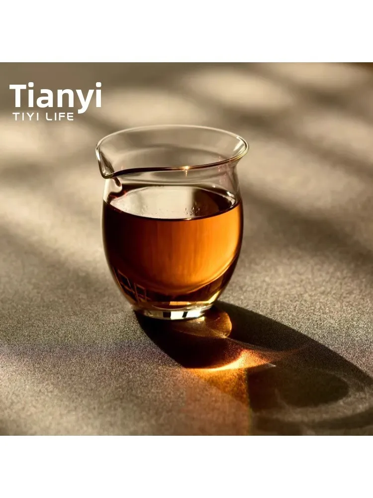 

Tianyige Simple Fan Face Public Cup Japanese Style Public Justice Cup Glass High Temperature Resistant Tea Server Tea Ocean G...