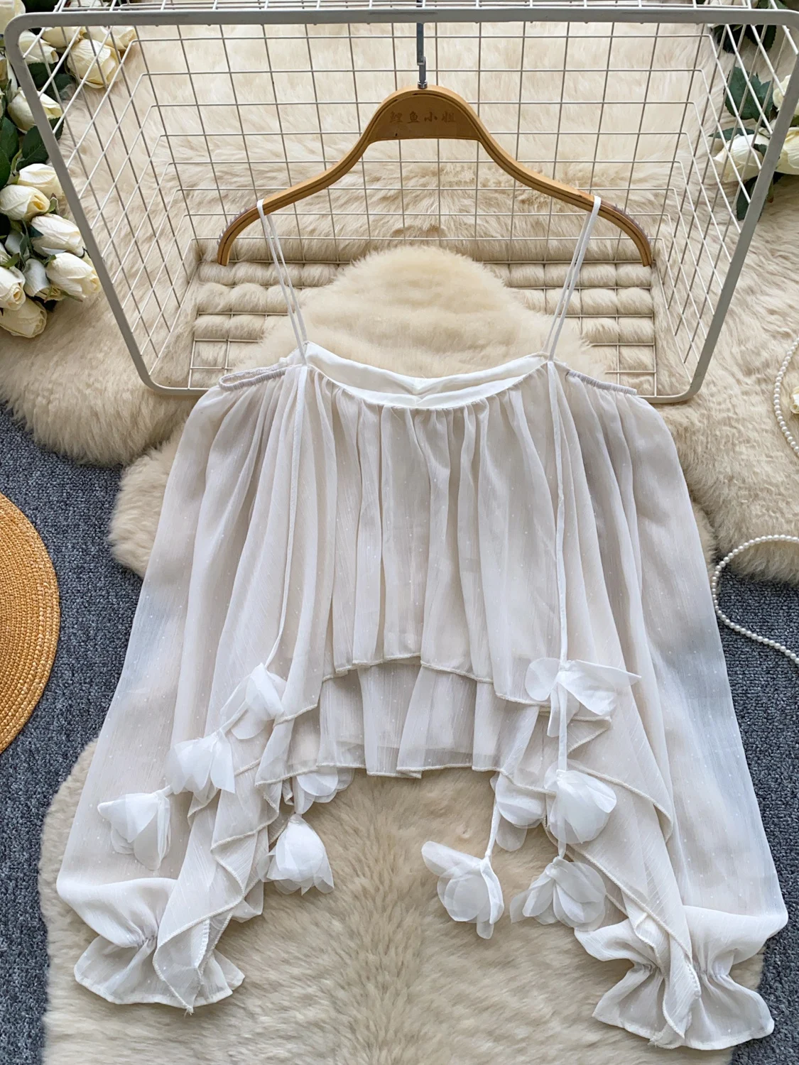 

Korean Style Commuter Shoulder Bared Ruffle Hem Shirt Women's Summer White Asymmetrical Hemline Fashionable Versatile Top