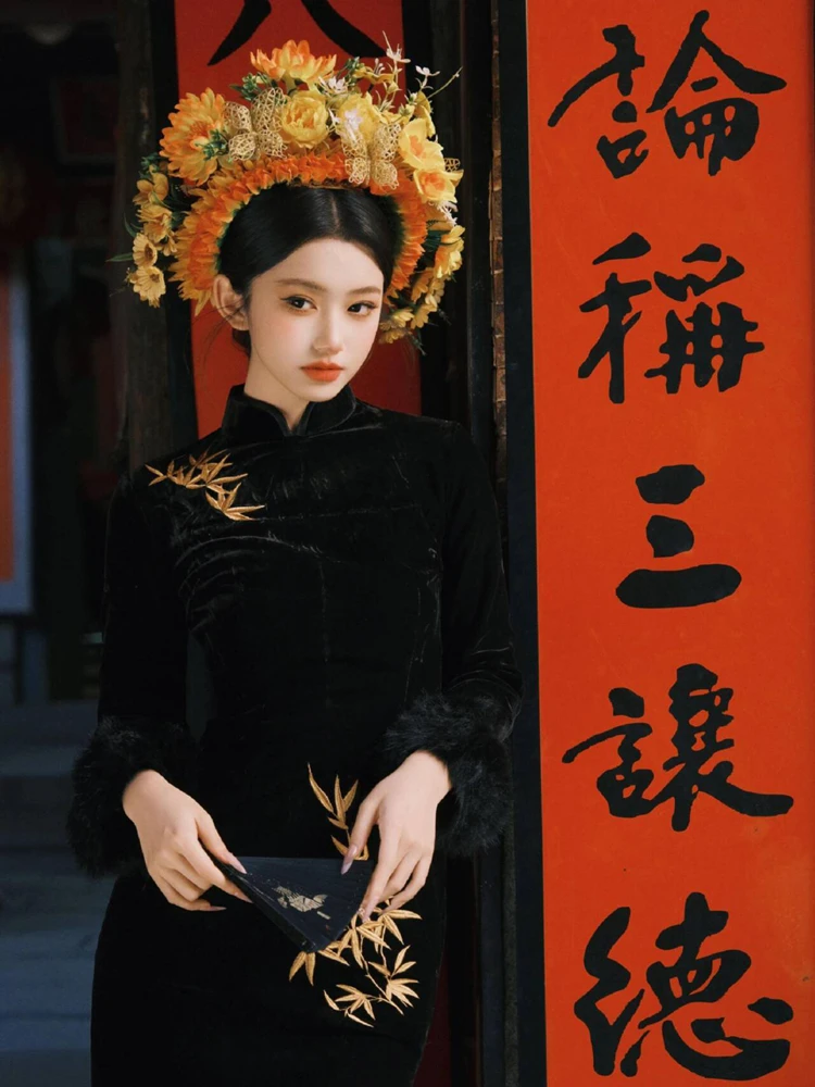 

New 2026 Black Women's Fashion Photography Costume New Chinese Style Travel Photography Flag Robe High-End Feelings