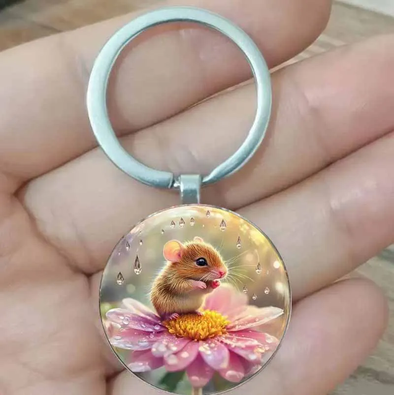 

Retro Mouse Keychain - Round Zinc Alloy Pet Lover Gift with Pink Flower and Dewdrop Design, Suitable for Friends and Family