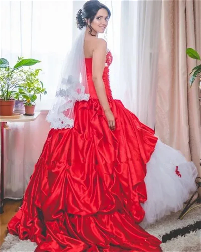 Ruched White And Red Wedding Dress Sweetheart Neck Customized Long Satin And Tulle Bridal Gowns Lace Appliques Bustle Robe