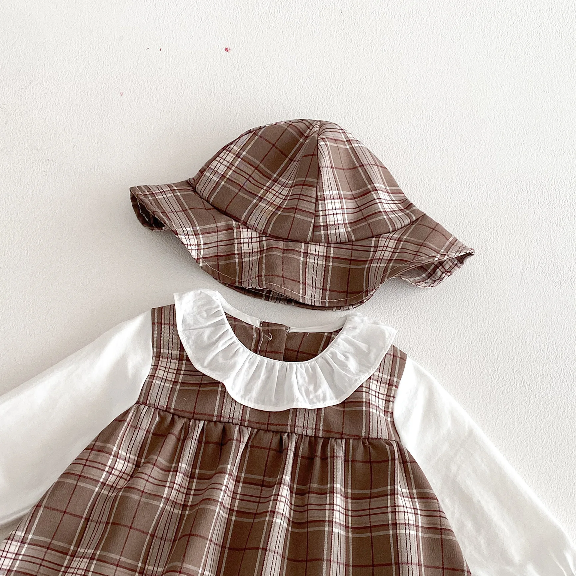2026 Spring and Autumn style baby girl long sleeved fake two-piece checkered clothes bag fart clothes crawling clothes tie hat