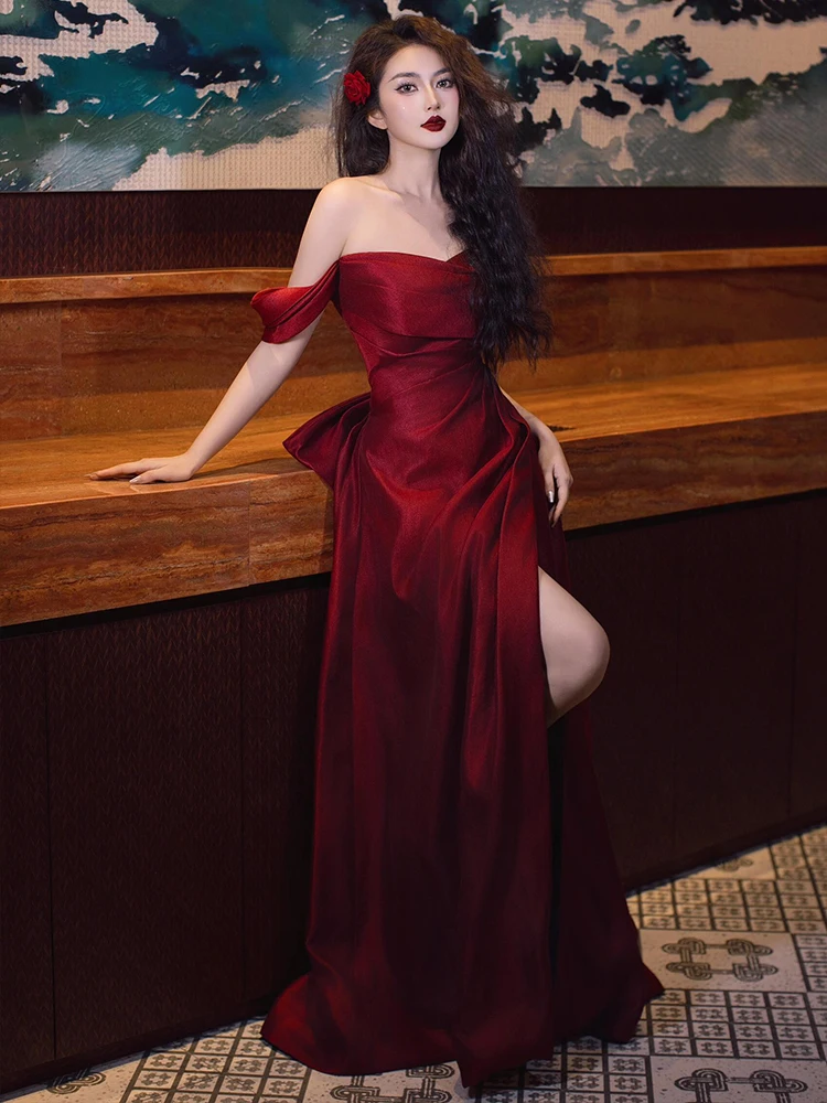 

Red Satin Bridal Gown with Strapl Design And Tail for Wedding Engagement Par Long Evening Dr Simple Sle mid Waist