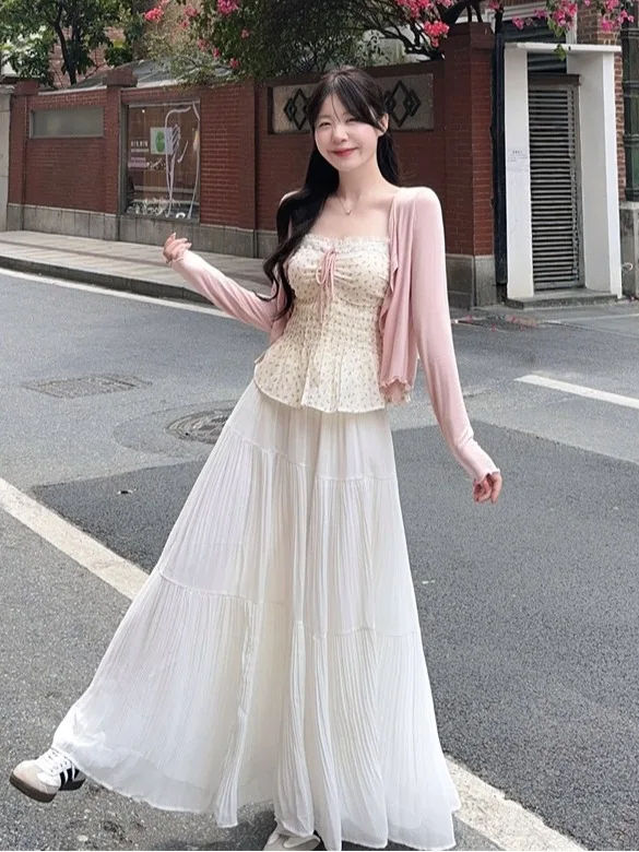 

Sweet Floral Lace Halter Neck Cover up Set plus Size Korean Style Loose Fit Long Sleeve Gown with Pleated Skirt
