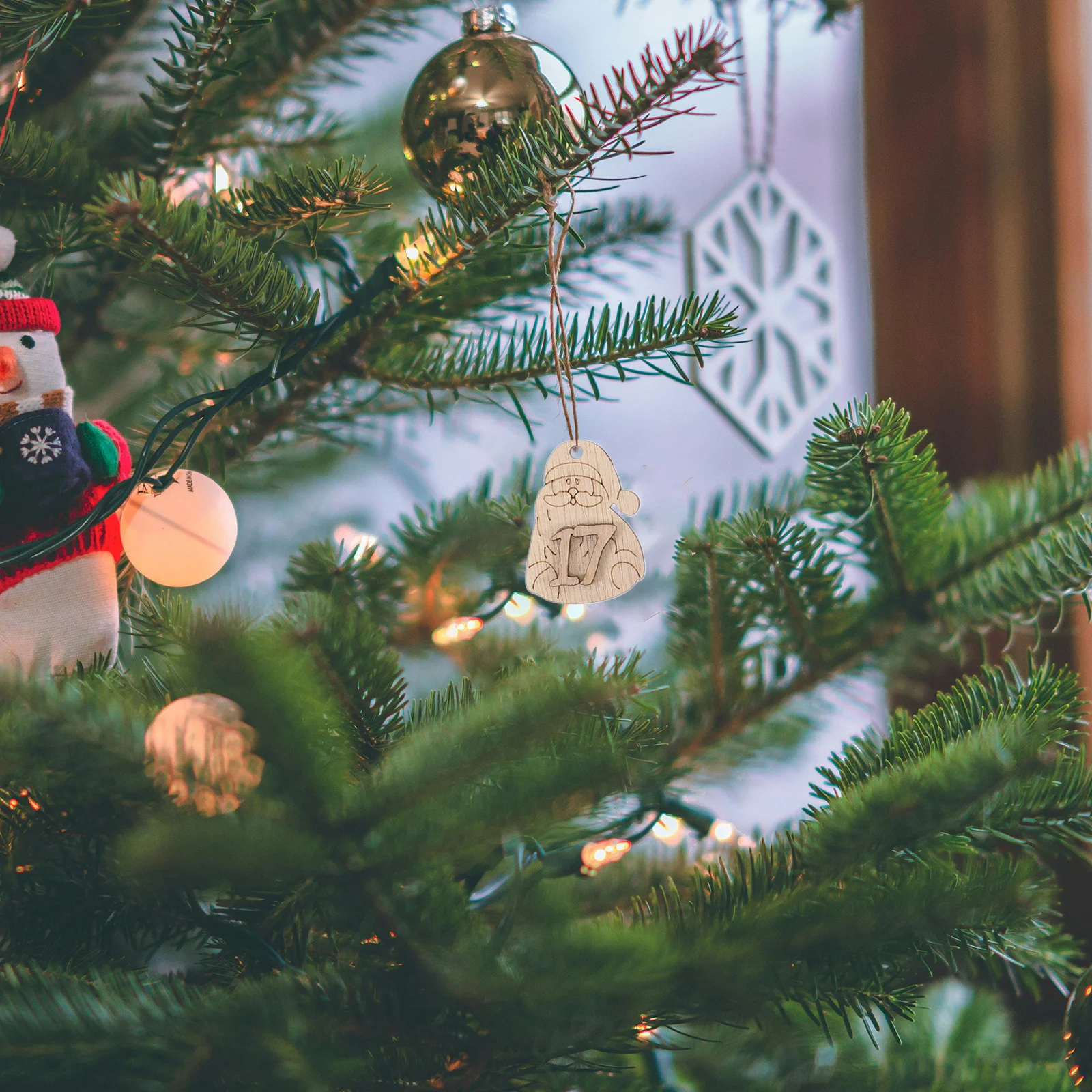 

24pcs Christmas Calendar Pendents Wooden Hanging Ornaments Xmas Decor For Home Office Cafe Shop Window Party Holiday Decoration