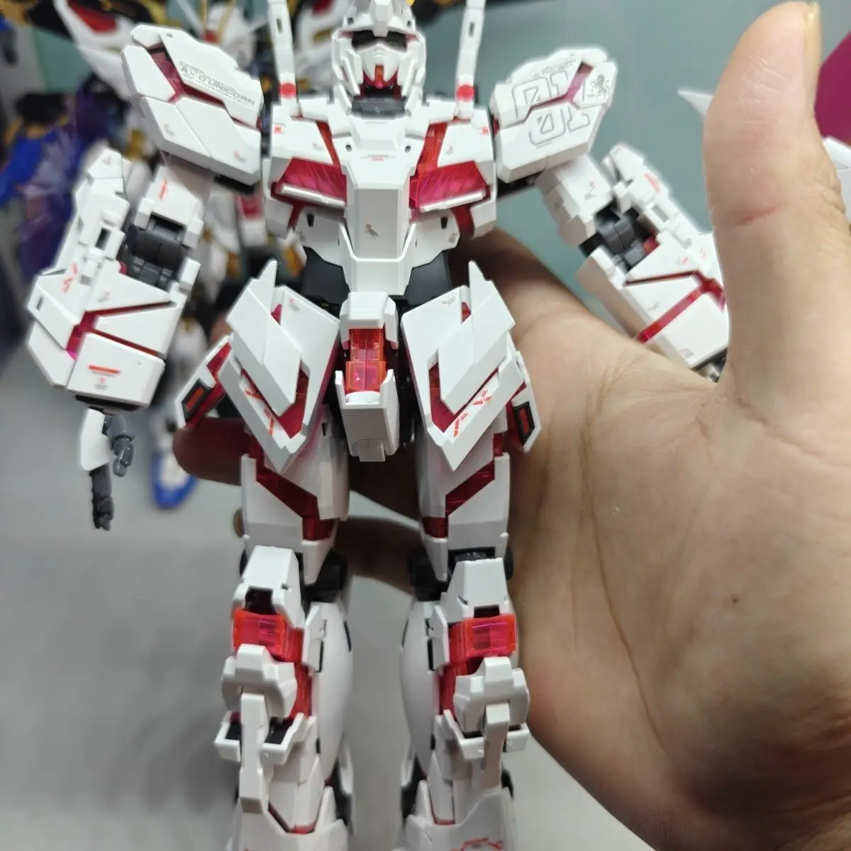 Nuevo en Stock, modelo de bestia mítica Mg 1/100 unicornio 2201 Mgex Rx-0, Kit de modelo de ensamblaje, figuras de acción de Robot, juguetes de plástico, regalos