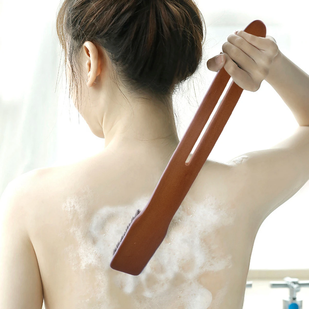 

1Pcs Long Handle Bath Brush with Natural Bristles Hardwood Handle Exfoliate Dead Skin Remove Oil Residue Ideal for Daily Body