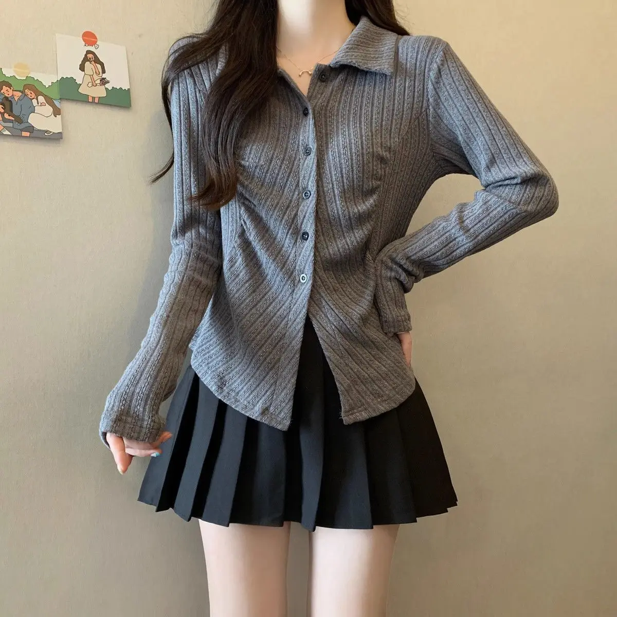 Wiosenna, codzienna moda koreańska, luźny krój, zapinana na guziki, jednolity kolor, długi rękaw, dobrze zaprojektowana, kobieca, pełna wdzięku, intelektualna.