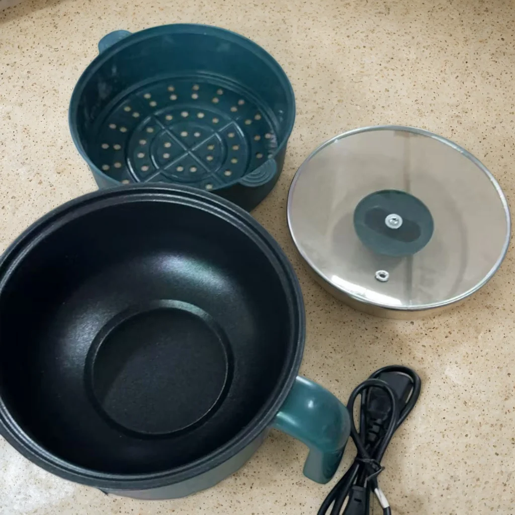 Mini Hot Pot Nonstick Noodles Cooker: Small Electric Rice Cooker 600W Multifunctional Electric Skillet for Egg