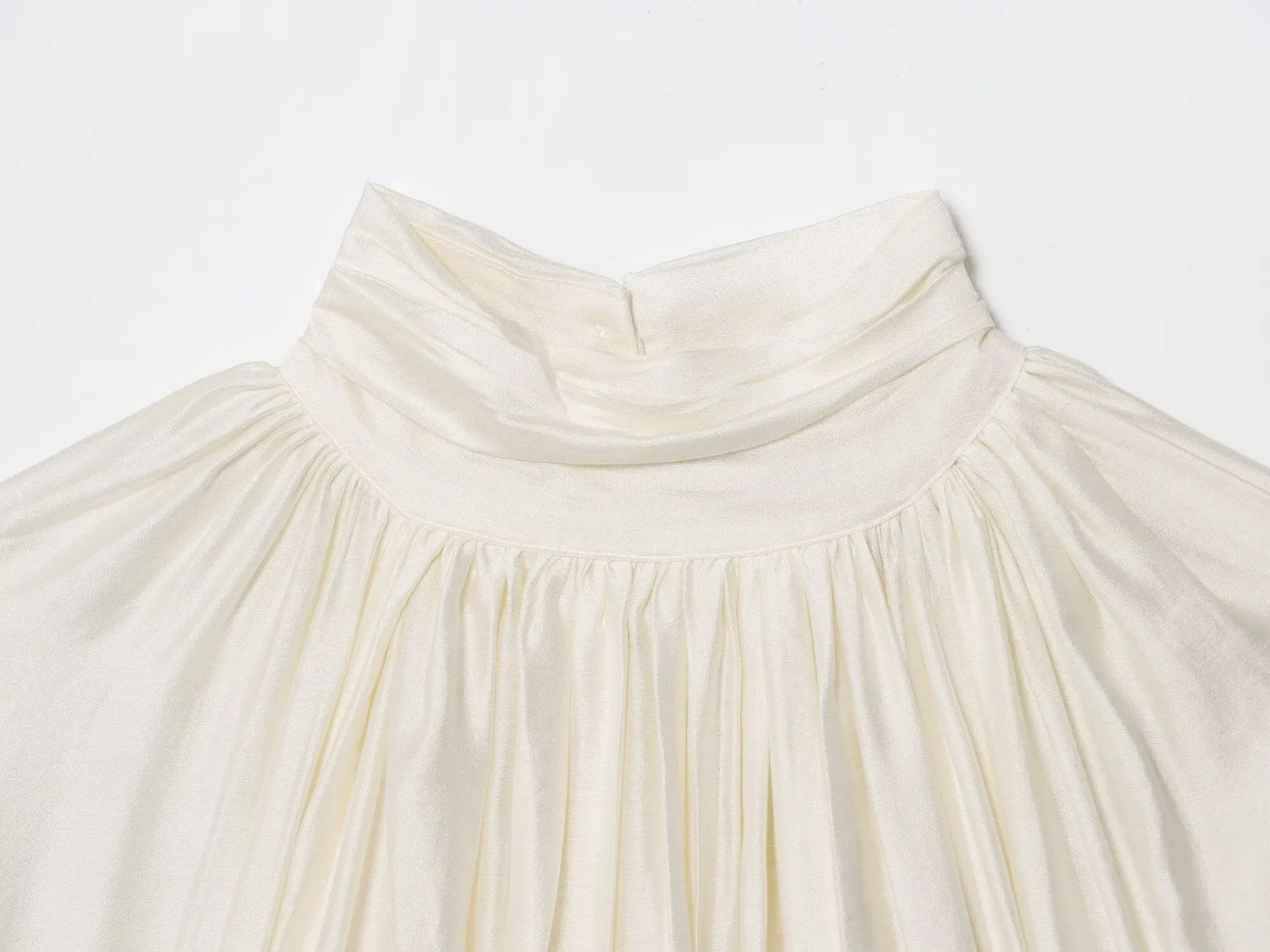 BSAY 2026 Französische Minimalistische Damen-Satinbluse mit Stehkragen, gerafftem Design, Laternenärmeln, lockerem Schnitt, glänzend, elegant, für Bürokleidung, Oberteil – Detail 16
