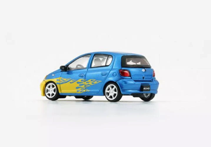 BMCreations-Jouet de voiture en alliage moulé sous pression, modèle de simulation, Yadditif Echo Vitz, 5 portes, bleu avec feu limité, cadeau de collection, 1:64, 1998