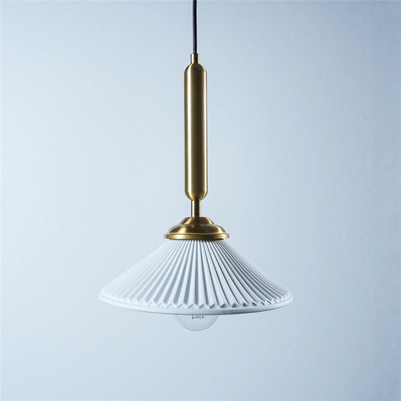 

Современные керамические люстры, скандинавский минималистичный светильник для гостиной, спальни, прикроватная лампа, латунный плиссированный подвесной светильник для прохода