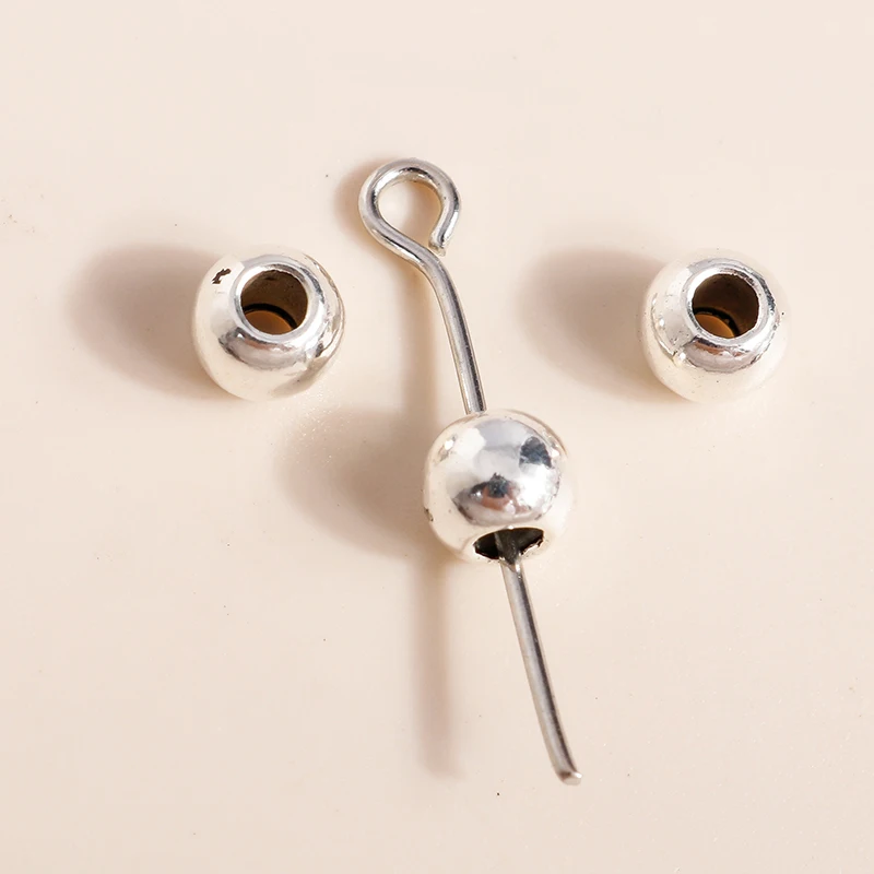 Leslie, 50 Stück, 5 mm, silberfarbene, kleine, runde CCB-Abstandshalter-Perlen zum Basteln von Schmuck, für DIY-Armbänder und Halsketten. – Detail 2