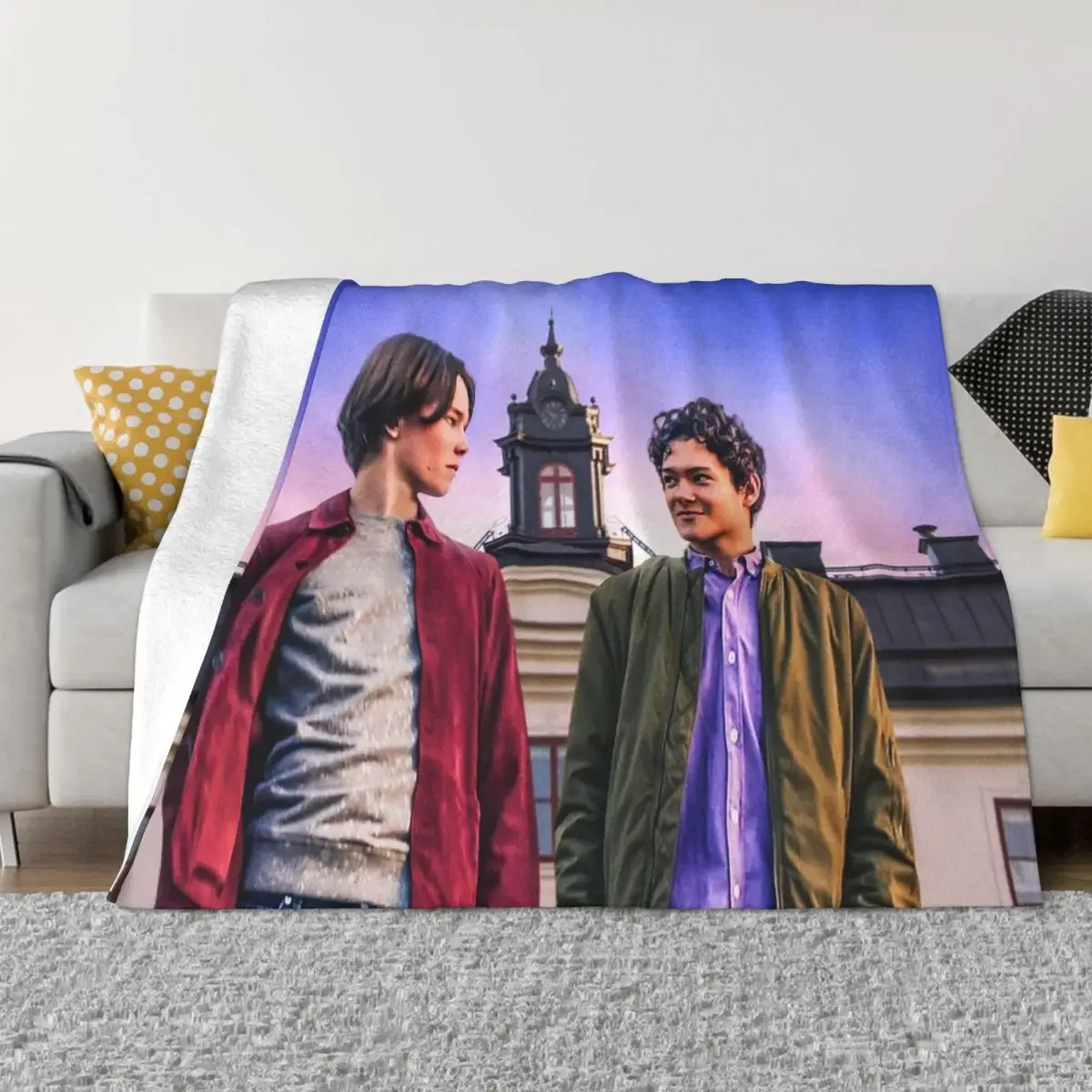 

Young Royals BL Blanket Velvet All Season TV Drama Collage Breathable Super Warm Throw Blanket for Home Outdoor Bedspread