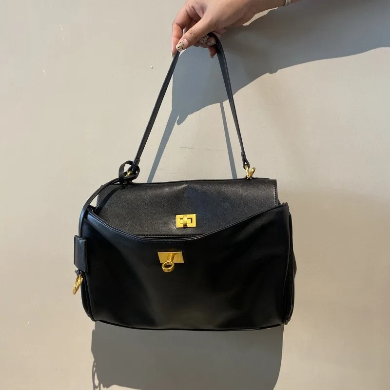Alirattan 2024 New Shoulder Bag Smooth Leather Handheld Women\'s Bag Underarm Lock for Casual Commuting Bag