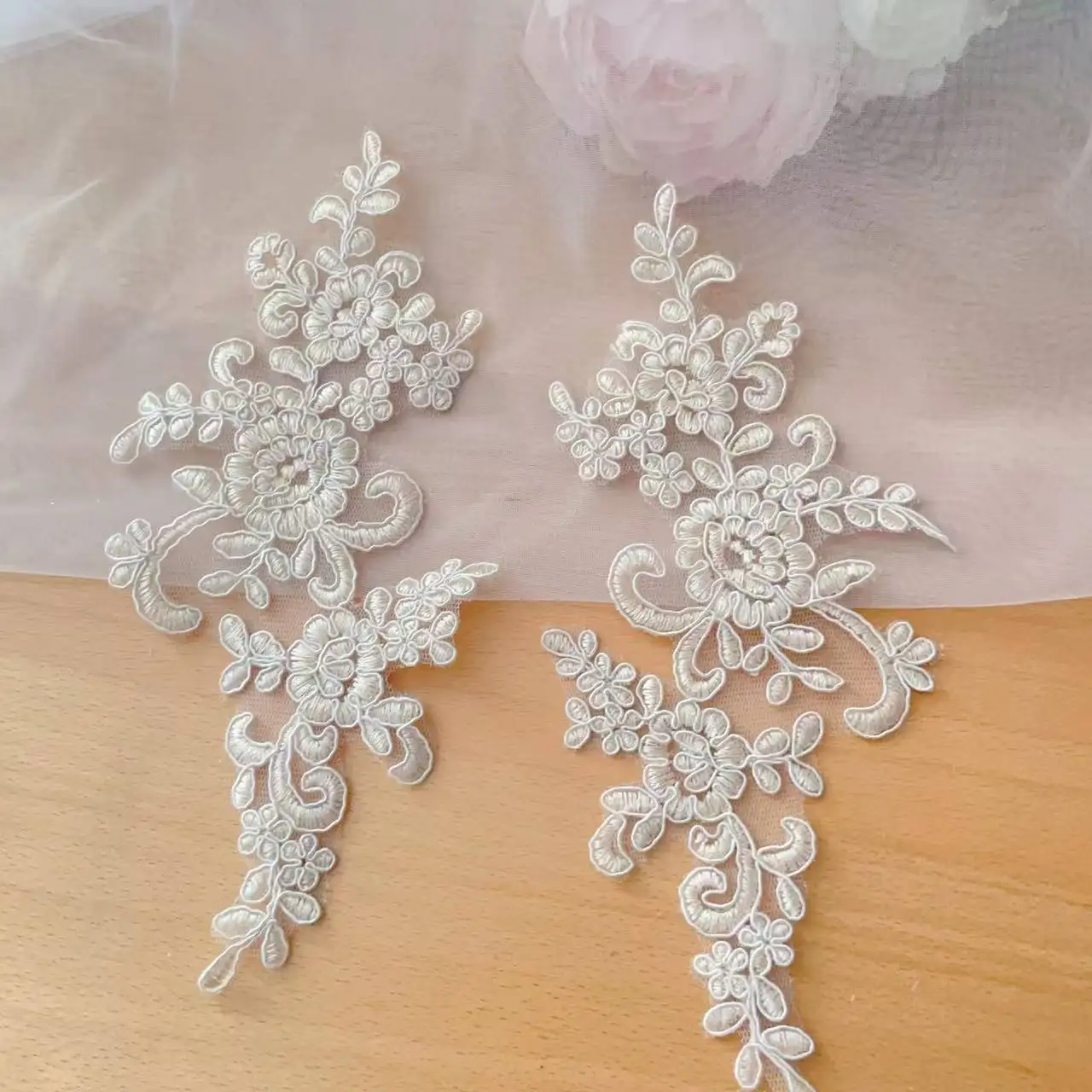20 Stück/10 Paar Hochwertige Spitzenborte mit Glänzenden Pailletten und Verspiegelten Blumen. Hochzeitskleid Kopfschmuck DIY Nähzubehör RS2506253 – Detail 12