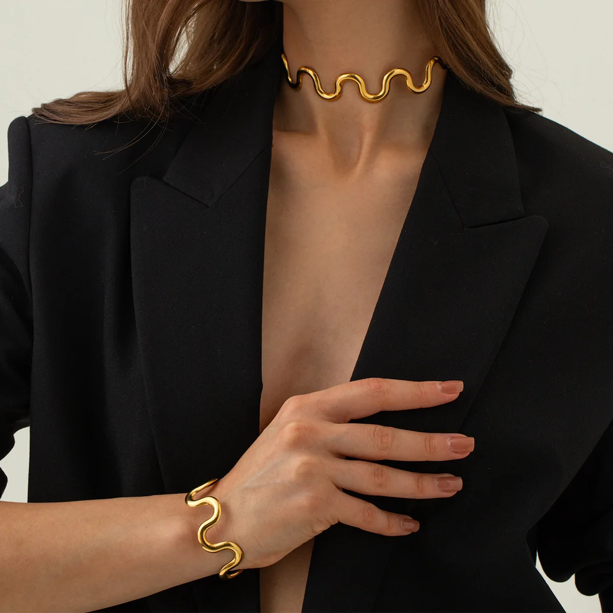 

Stainless Steel PVD 18K Gold Plated Tarnish Creative Wave Choker Necklace For Woman Jewelry Wholesale Summer Trendy