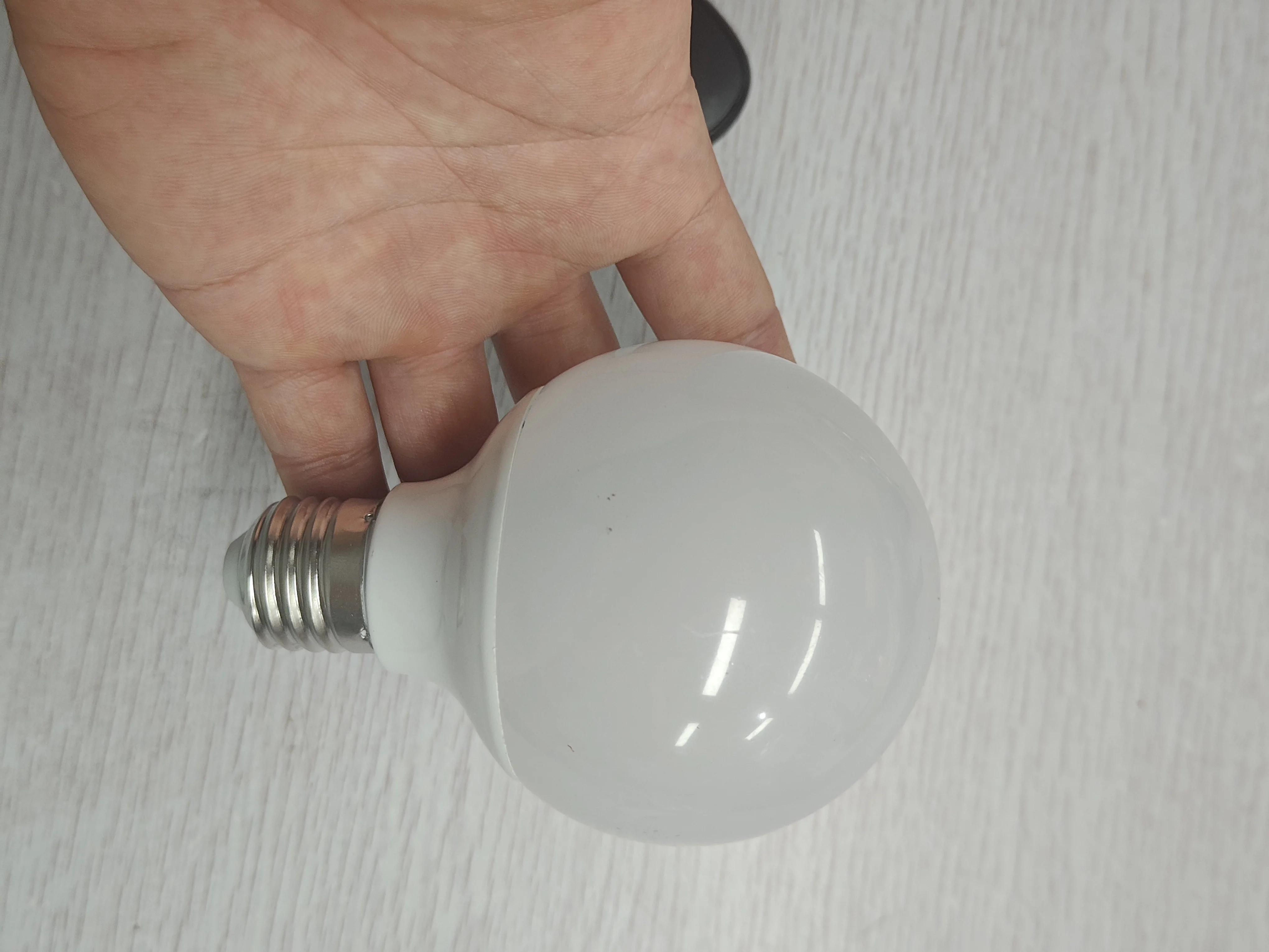 Remote Light Bulb Magic Trick 4 Colors Light Magic Props Colorful Light Bulb Close Up Stage Magicprops Magician Illusions G8271