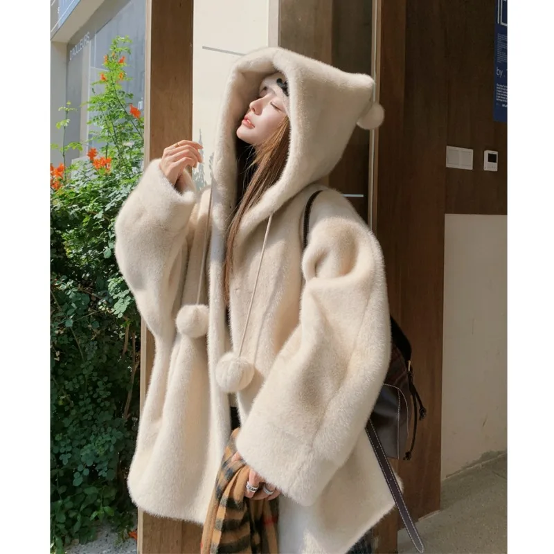 Cappotto di pelliccia di visone imitazione di media lunghezza addensato con cappuccio inverno nuova moda coreana cappotto di pelliccia sciolto ed ecologico