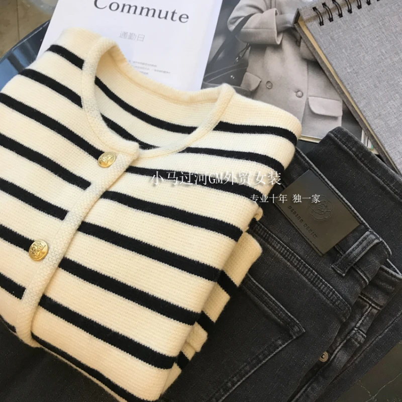 2023 Women French Design Gold Button Stripes Knitwear Cardigan Sweater Elegant All-match Knitted Long sleeve Tops Coat Feamle