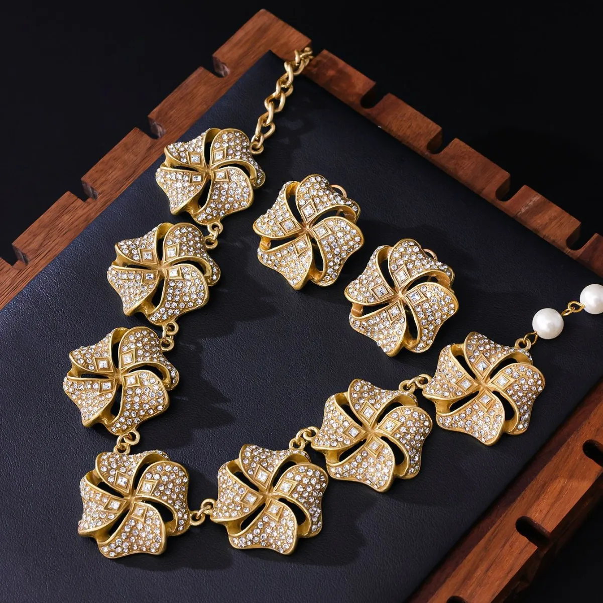 Medieval hollow symmetrical flower earrings necklace retro diamond-encrusted Exaggerate earrings