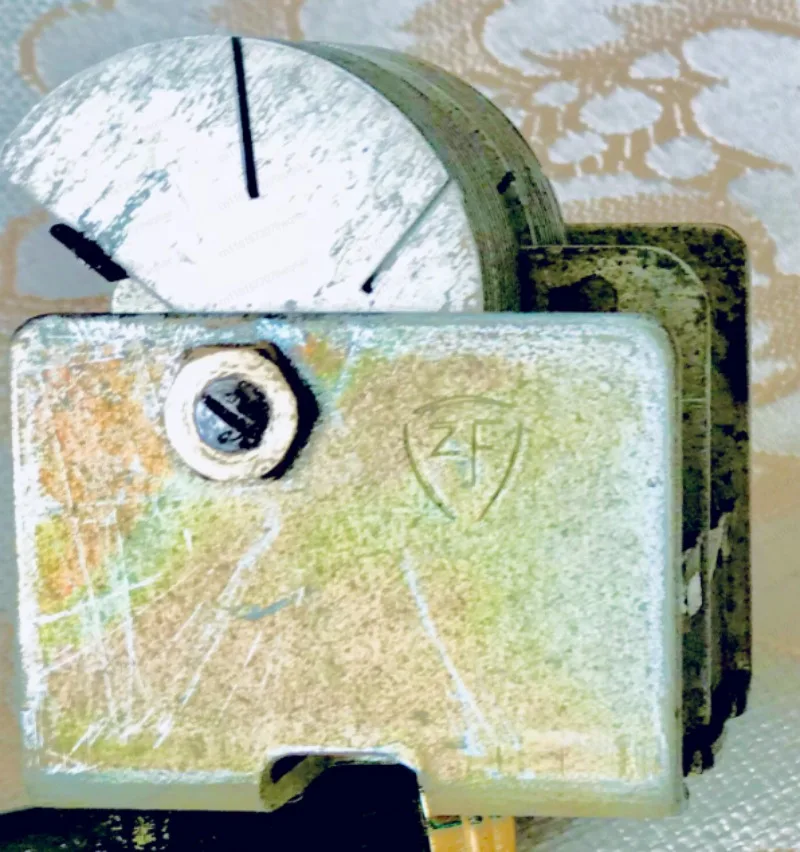 Picture 3: Duplex variable capacitor 365pF  2 adjustable capacitor uniform distance between the two