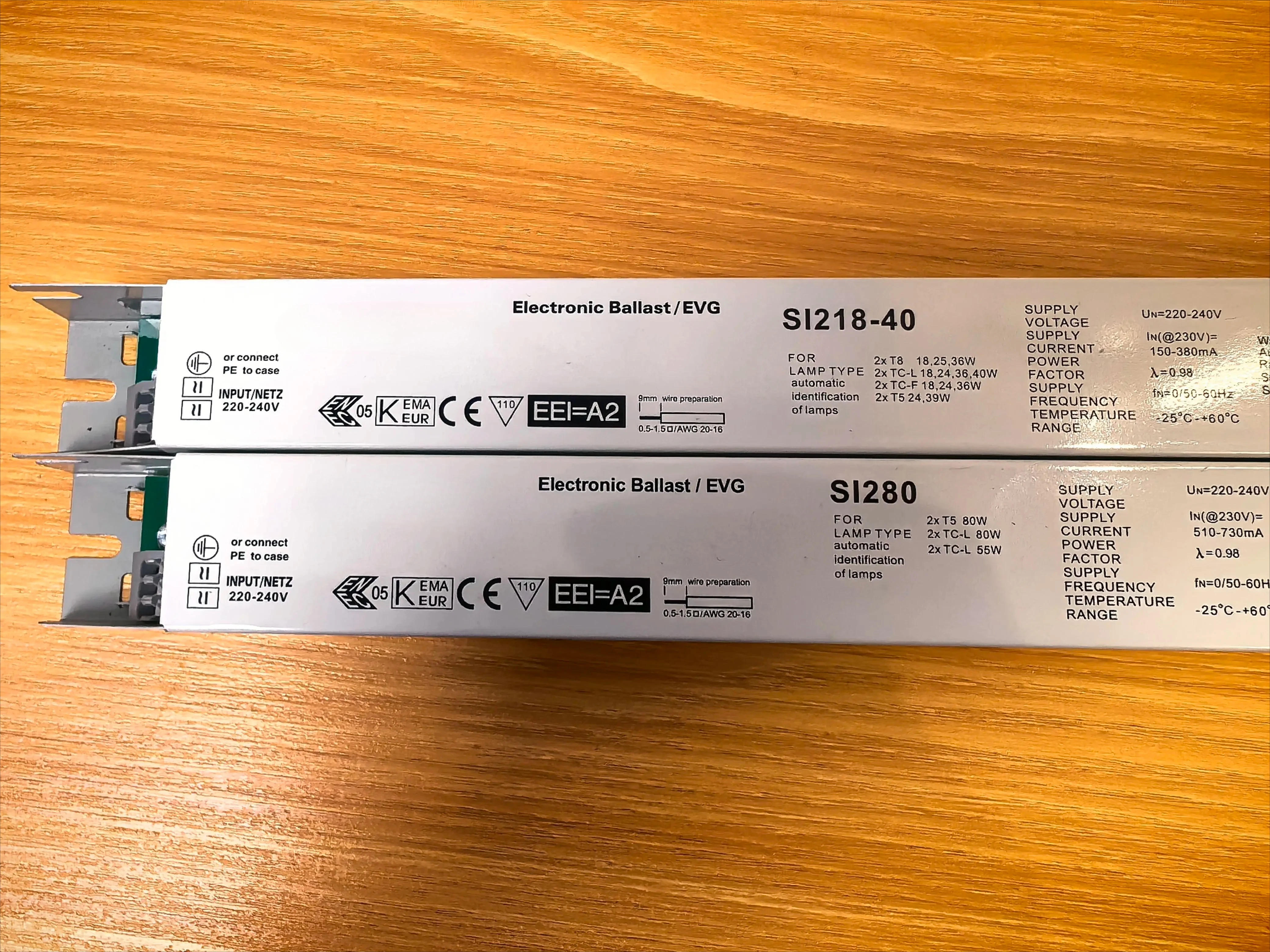 .. FOR HEP Fluorescent Lamp Ballast SI 2 * 18-40w 2 * 80w T5 T8 H Tube One to Two Electronic Ballast.