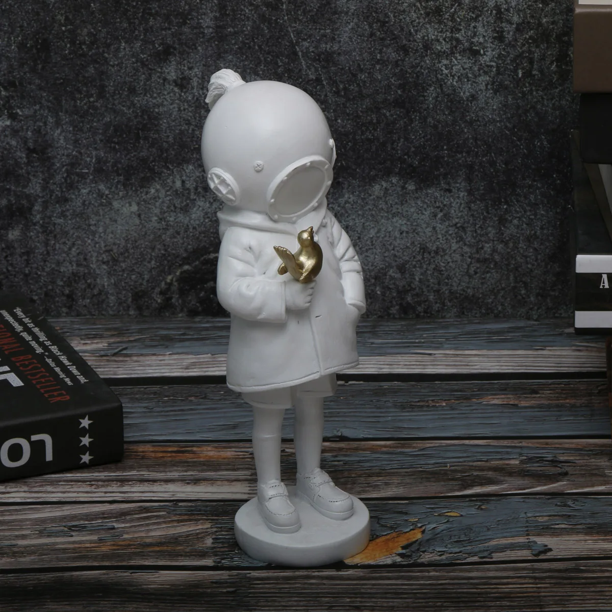 1 Stück Grenzübergreifend Bestseller Banksy Deepsea Girl Kunstharz-Handwerksdekoration für Wohnzimmer, Eingangsbereich und TV-Schrank – Detail 3