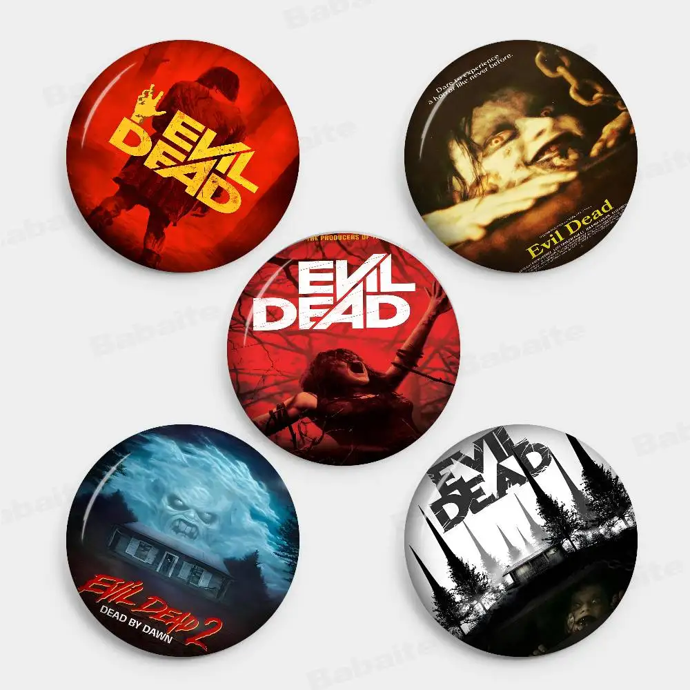 الكلاسيكية فيلم الرعب قماش الفن الشر الميت أنيمي دبابيس لطيف الكرتون شارة سترة الجينز التلبيب دبوس هدية الملحقات #1