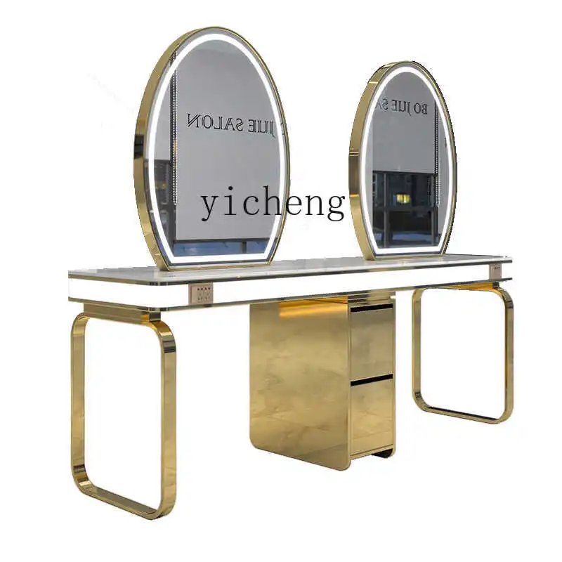 Zc Hairdresser With…