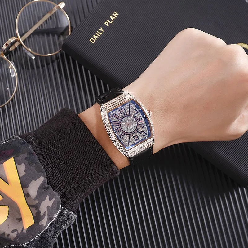 ساعات عصرية جديدة، ساعات كوارتز للزوجين، ساعات حب للرجال والنساء، ساعات يد فاخرة عالية الجودة للجنسين.