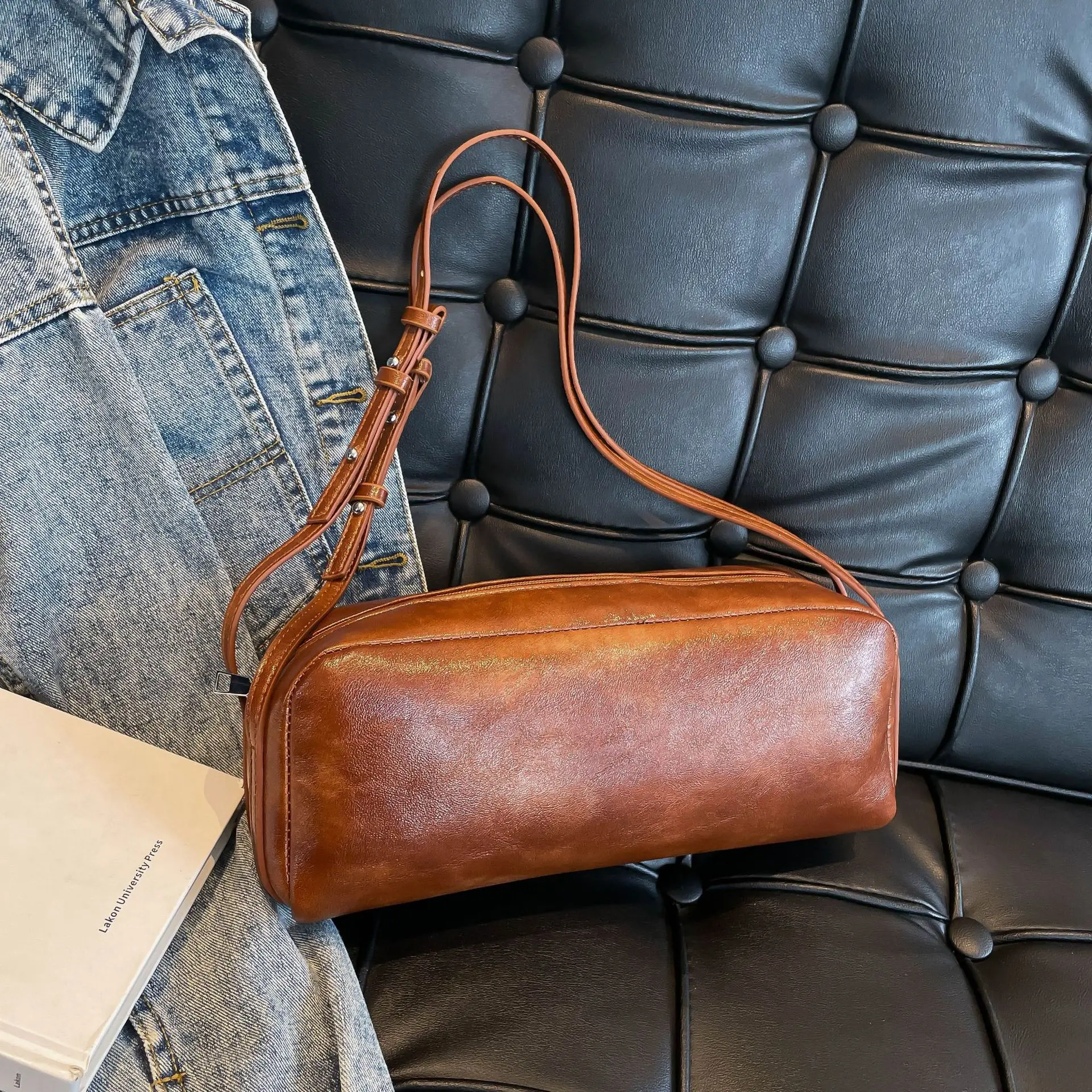 

New 2025 Western Vintage Shoulder Bag for Women Minimalist Shoulder Crossbody Purse Fashionable Handbag Gift