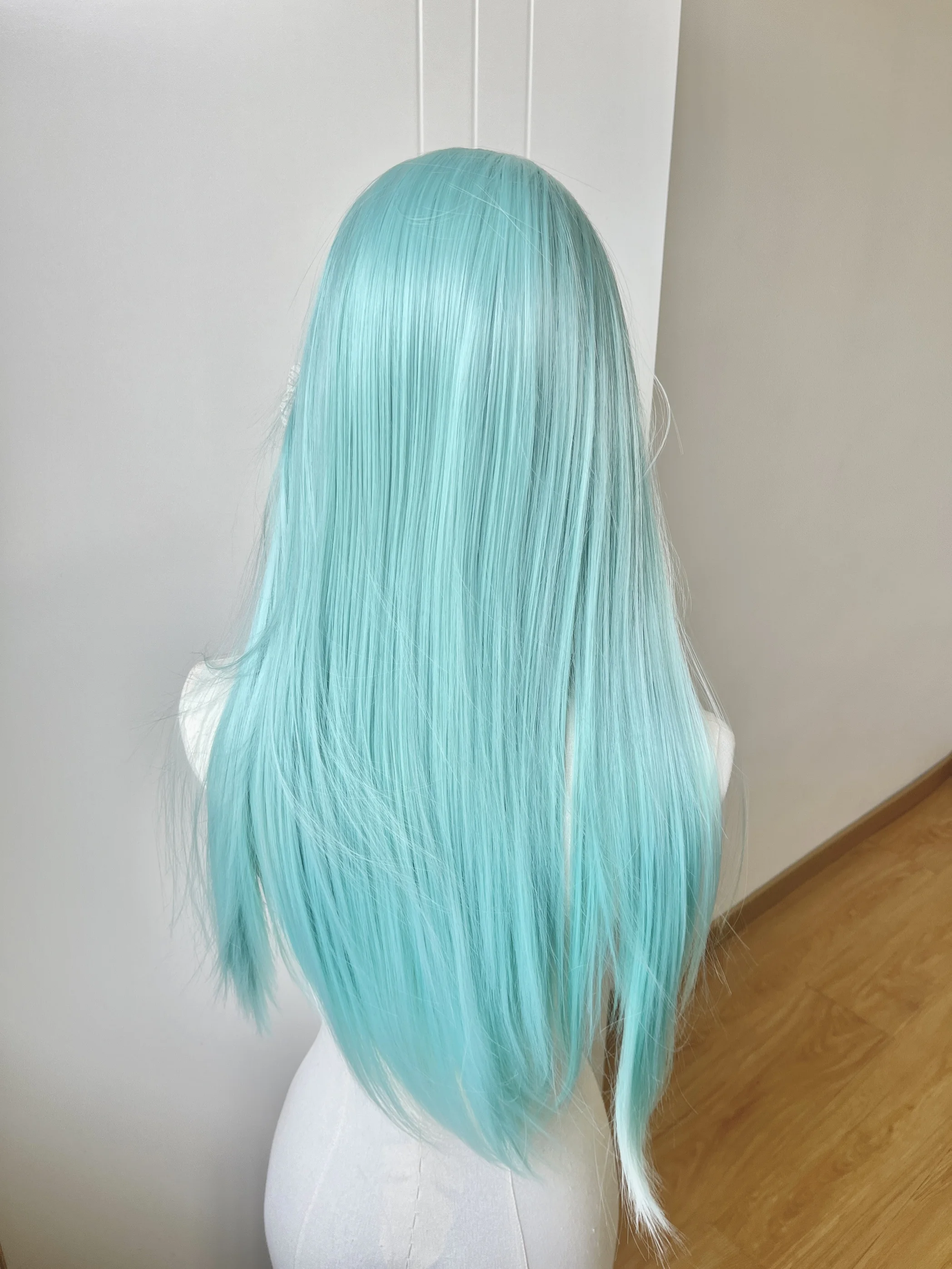 Peruka typu lace front w kolorze miętowej zieleni dla kobiet, peruka syntetyczna z wysokiej jakości włókien, długa, prosta, z przedziałkiem 13*4, idealna do cosplayu.