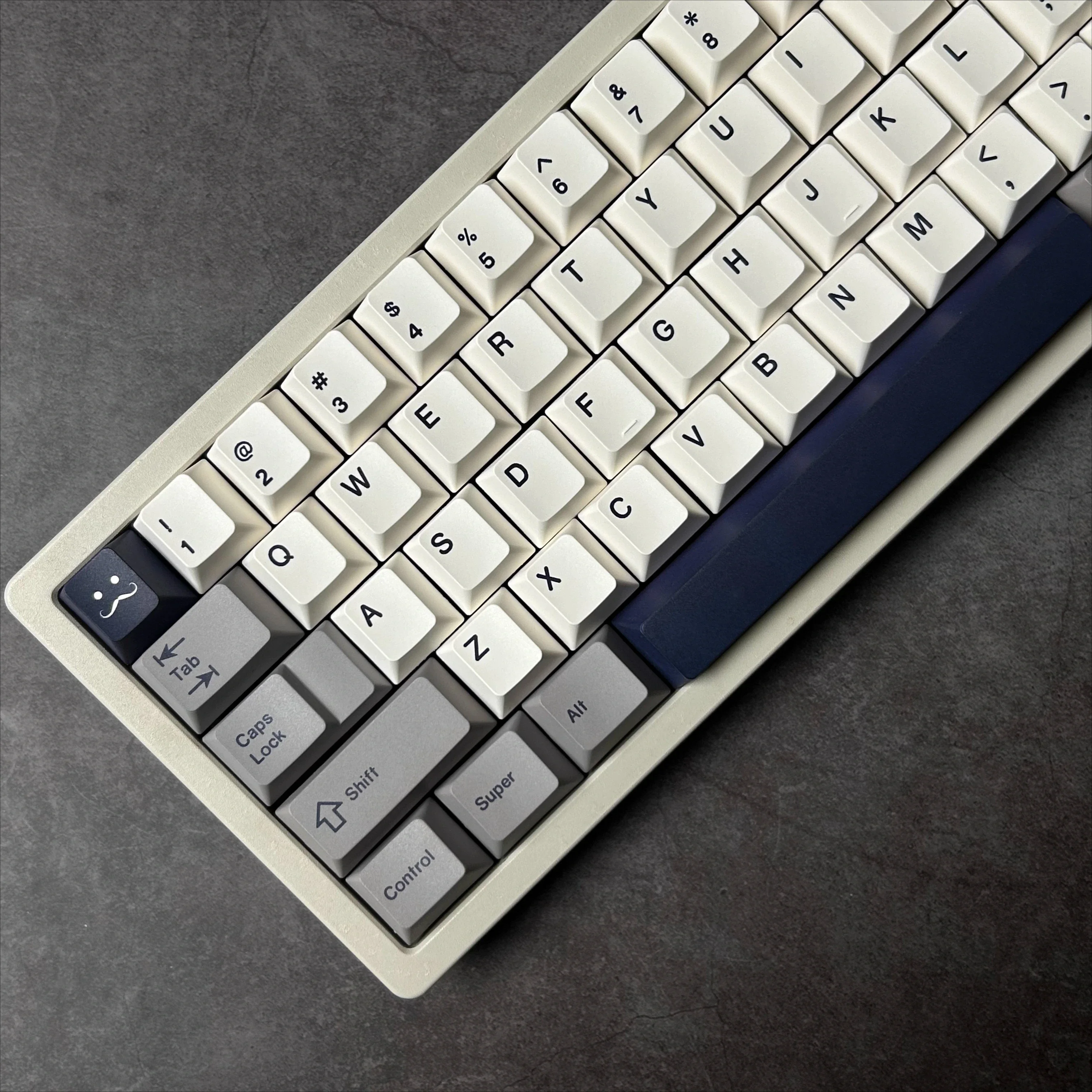 

Gentleman's five-sided sublimation customized full set of keycaps including 7U