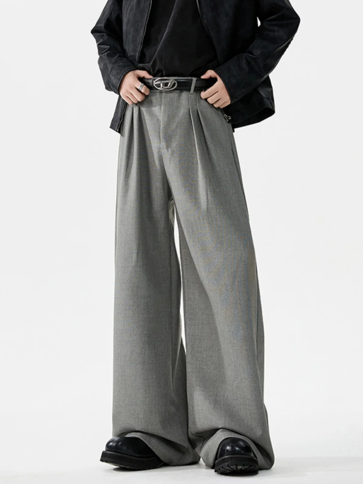 

Men's High Waist Draped Wide Leg Pants Double Pleat Cool Haome Autumn Winter Faionable Trousers CleanFit Silhouette