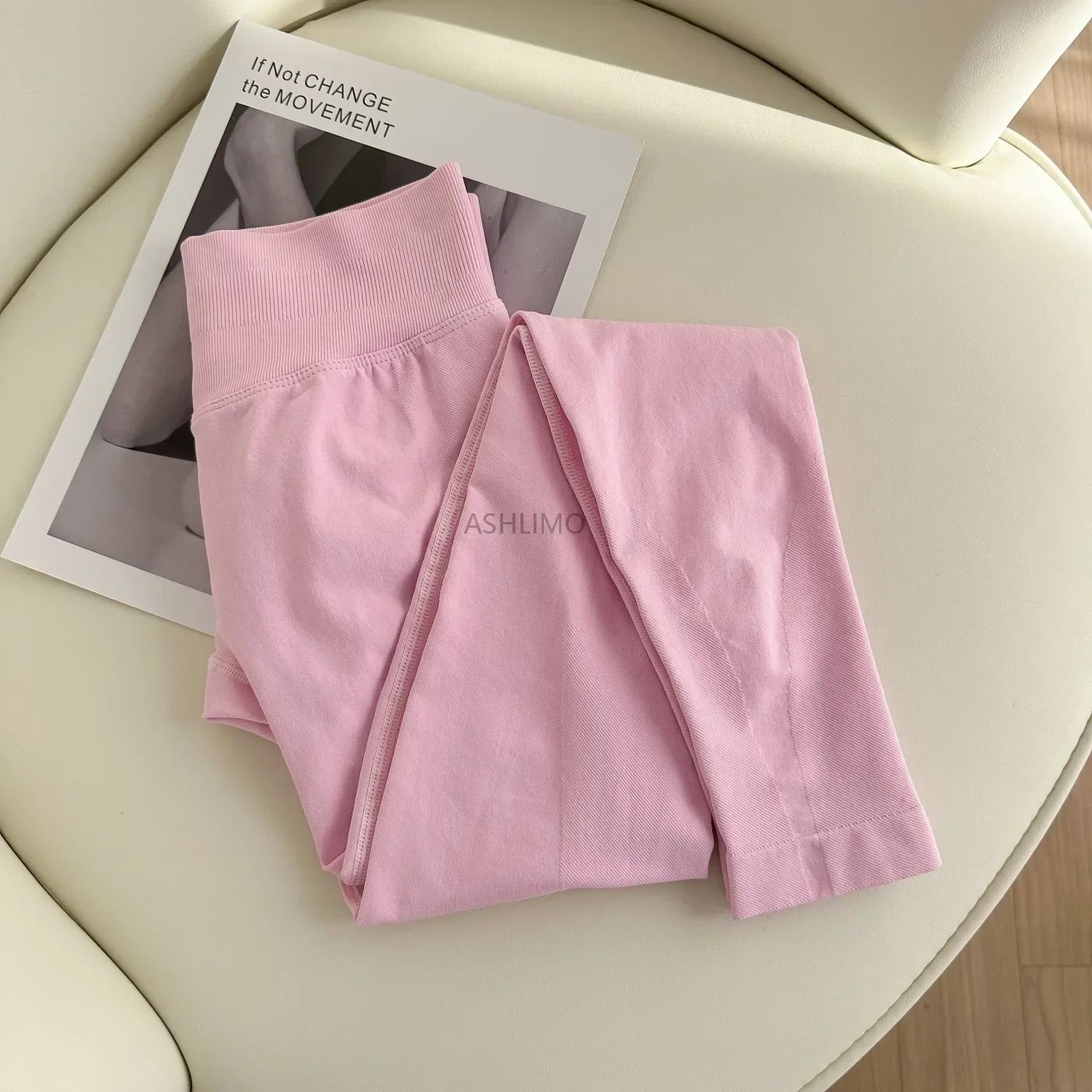 تأثير طماق مع شعار الصالة الرياضية لفافة ساق غير مخيطة النساء منخفضة الخصر Scrunch بوم طماق تجريب الملابس جوارب رياضية اليوغا السراويل