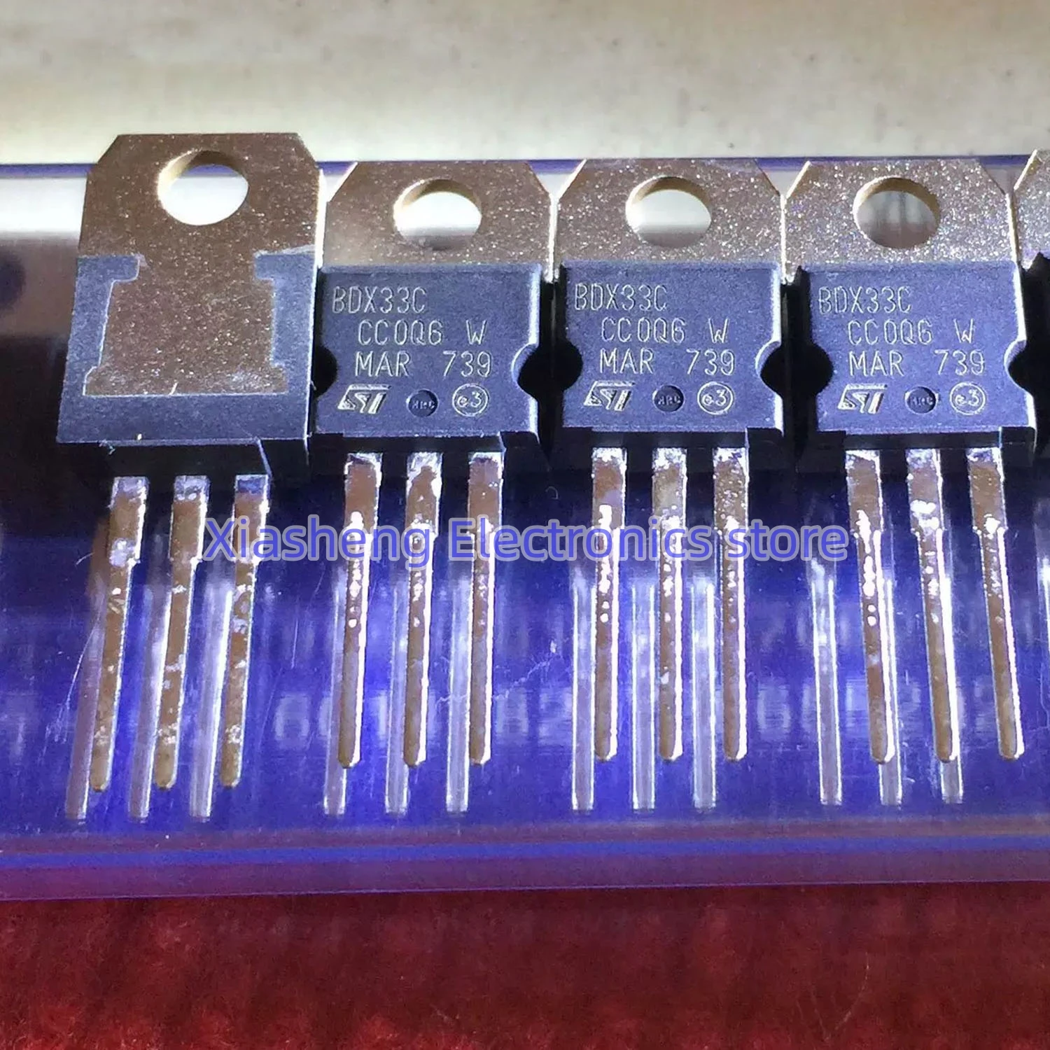 

New Original 10Pcs BDX33C TO-220 Transistor In Stock Good Quality