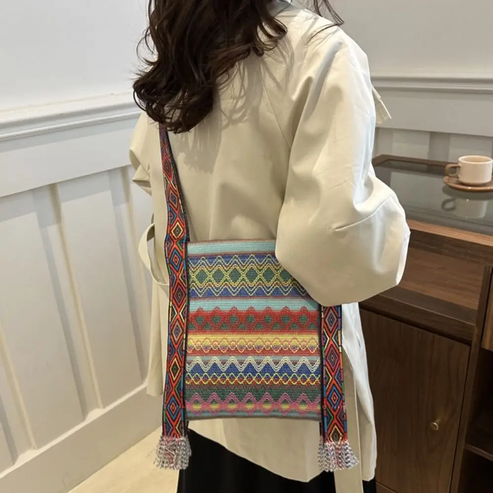 

Tassel Ethnic Style Crossbody Bags Large Capacity Messenger Bag Fringe Shoulder Bag Woven Bag Geometric Bohemian Shoulder Bag