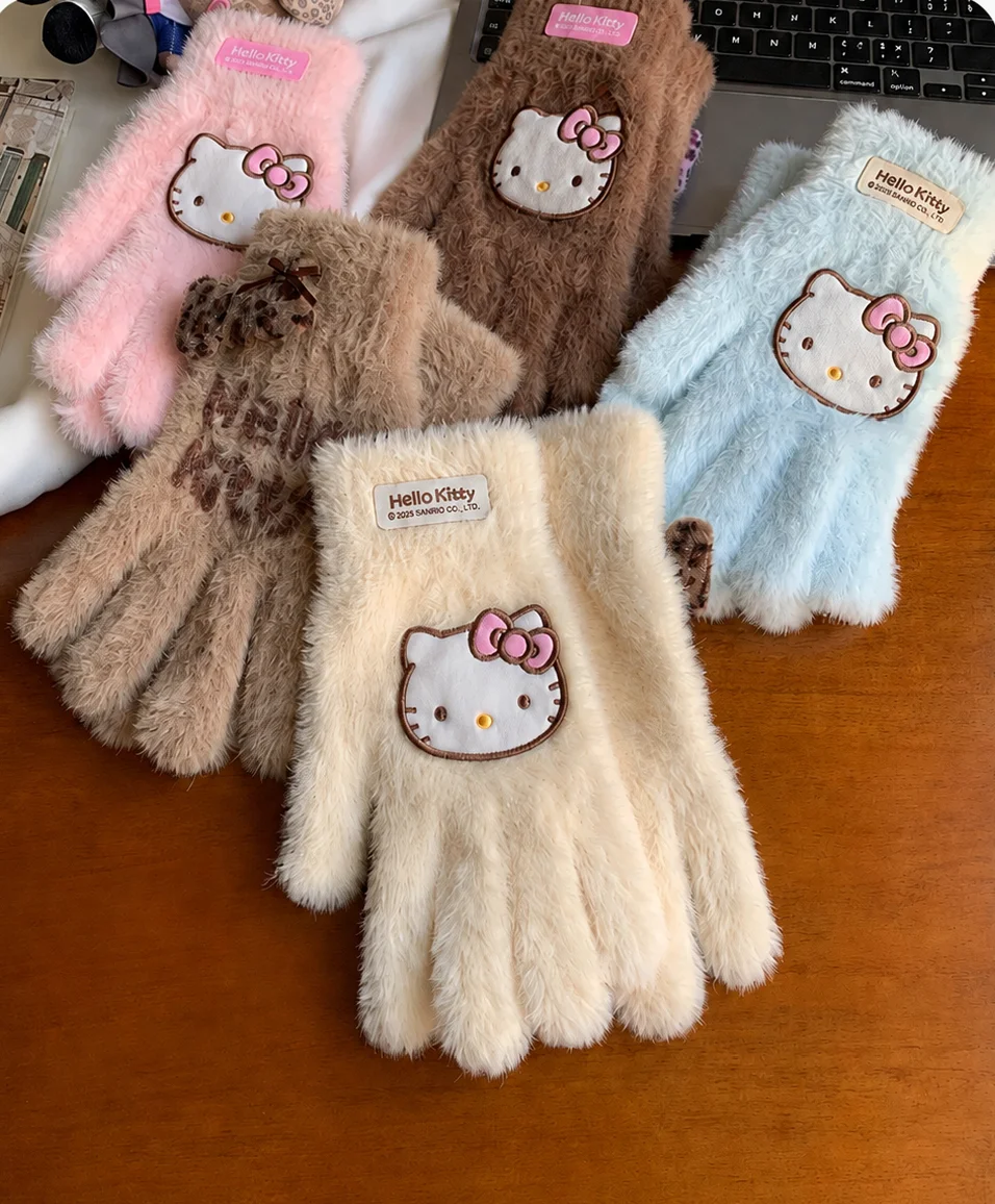 Rękawiczki Sanrio Fuzzy na jes – Winter Clothing Drive recenzja i cena