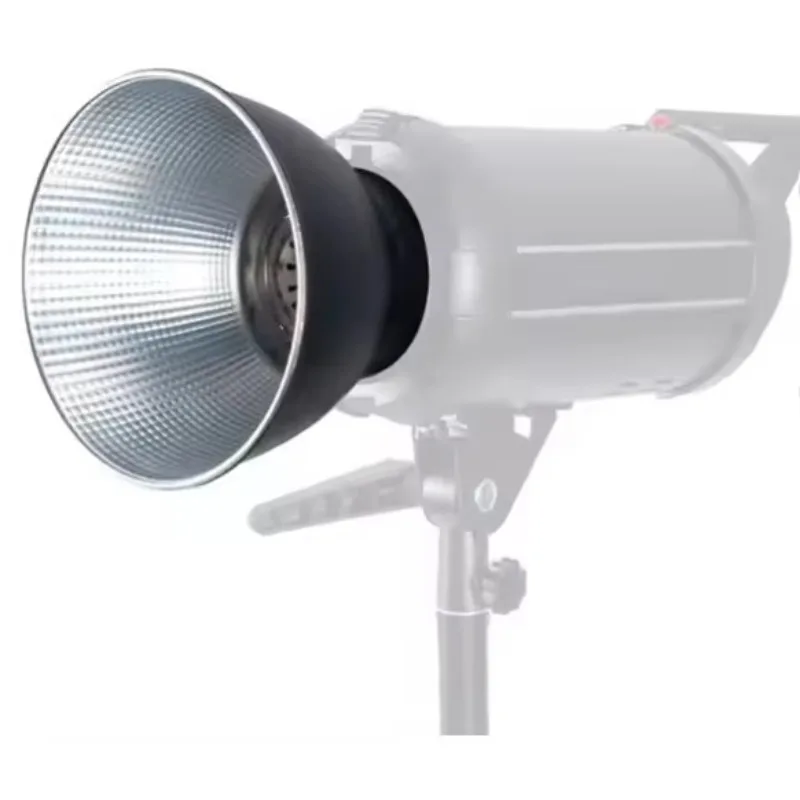 

The studio uses a standard reflector beauty tray for photography flash lampshades