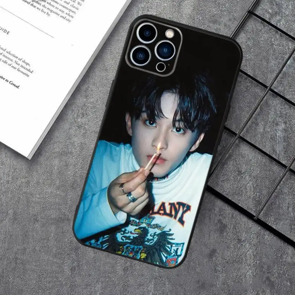 حافظة هاتف Kpop Mark Lee N-Nct لهاتف iPhone 17,16,15,14,13,12,11,XS,XR,X,8,7,Pro,Max,Plus,Mini,Air,e غطاء أسود من السيليكون #6