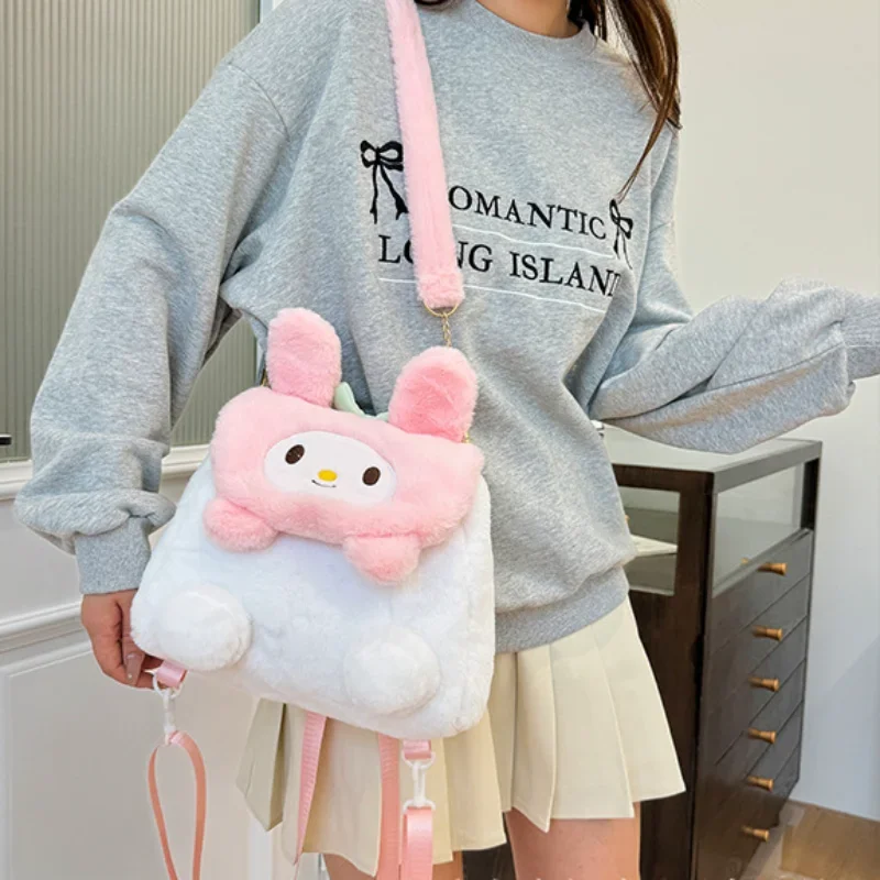 Sanrio Kulomie Simpatico dolce studente Borsa da portata obliqua con una spalla Zaino da gioco leggero con patta in peluche per cani con orecchie grandi