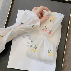 Manches de tournesol brodées blanches pour femmes, manches de protection solaire d'été, bouton de perle, main, conduite en plein air, manches d'ombrage solaire