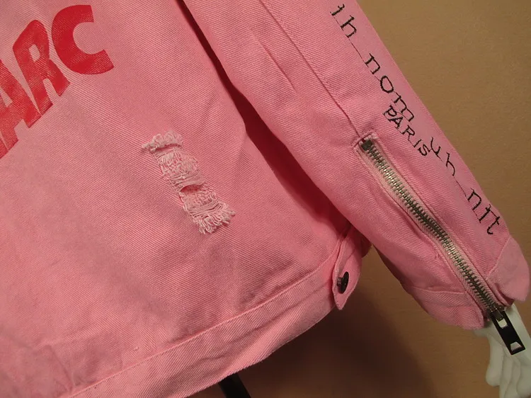 

Свободный крой, мужская джинсовая куртка, молодежный розовый дизайн с дырками, повседневная верхняя одежда, длинный све, с откидным воротником, универсальная на четыре сезона